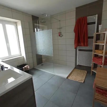 Entre Domes Et Sancy - Le Moderne Perpezat