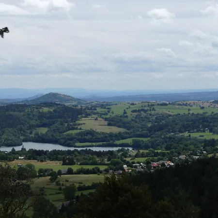 Entre Domes Et Sancy - Le Moderne * Perpezat
