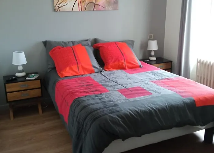 Entre Domes Et Sancy - Le Moderne * Perpezat