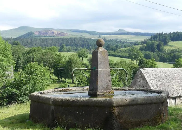 Entre Domes Et Sancy - Le Moderne