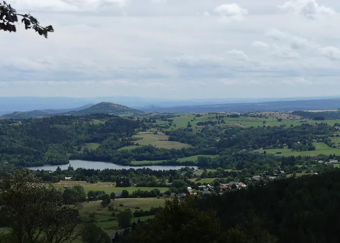 Entre Domes Et Sancy - Le Moderne * Perpezat