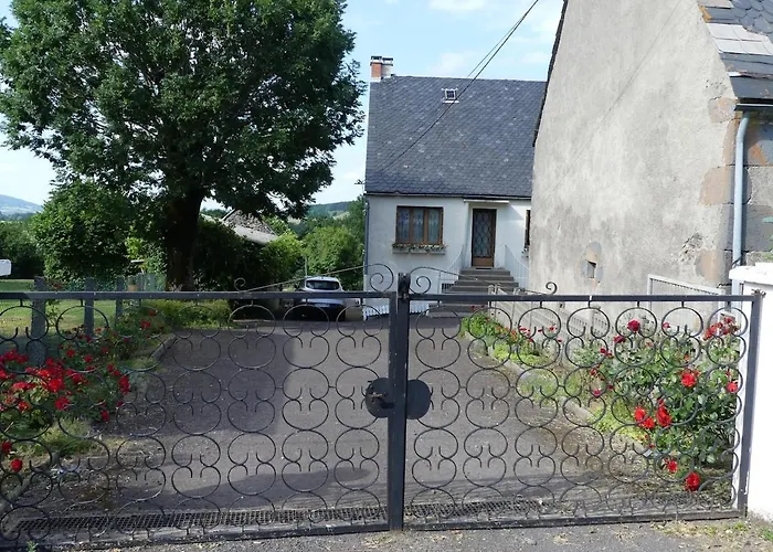 Entre Domes Et Sancy - Le Moderne * Perpezat