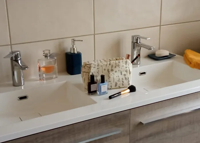 Entre Domes Et Sancy - Le Moderne